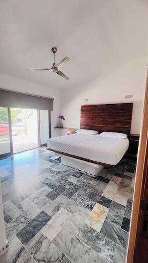 5 bedrooms, WiFi, bed sheets