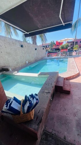 House in the 1st Canal Barra de Navidad with Pool and very close to town.Family.