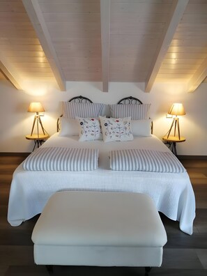 1 chambre, fer et planche à repasser, Wi-Fi gratuit, draps fournis