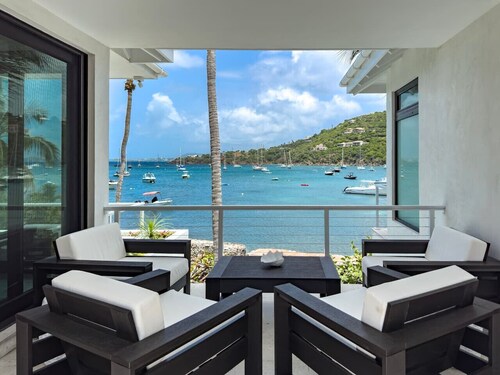 Villa Sol Mate! New 4 Bedroom!