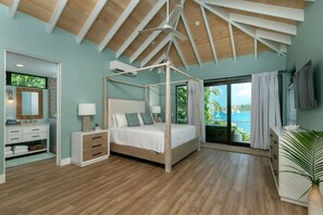 4 bedrooms, desk, iron/ironing board, free WiFi