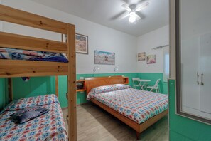 1 bedroom, free WiFi, bed sheets - Room 'Camera 3' with Shared Garden, Wi-Fi and Air Conditioning (san pietro in bevagna)