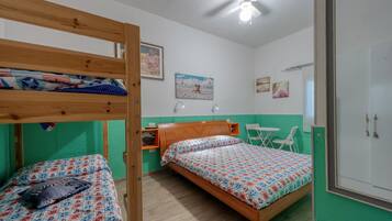 1 bedroom, free WiFi, bed sheets