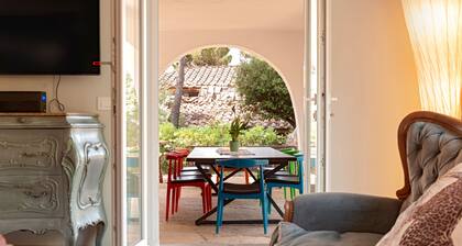 Villa 'Magnolie' avec vue sur la mer, jardin privé et Wi-Fi