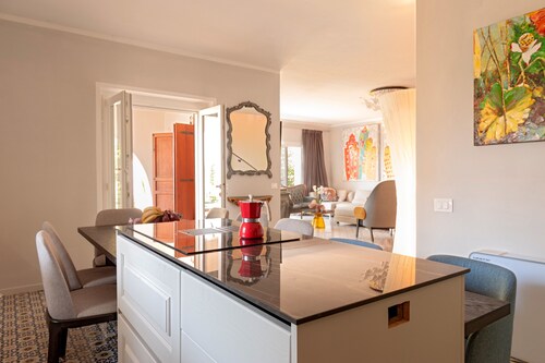 Villa 'Magnolie' avec vue sur la mer, jardin privé et climatisation