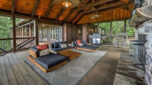 Smart TV, fireplace, video games, table football - Ridge Top Lodge - Incredible Mtn Views | Hot Tub | Game Room | Outdoor Fireplace (Blue Ridge)