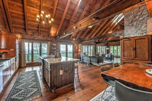 Interior - Ridge Top Lodge - Incredible Mtn Views | Hot Tub | Game Room | Outdoor Fireplace (Blue Ridge)