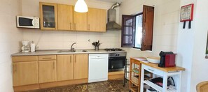 Réfrigérateur, micro-ondes, lave-vaisselle