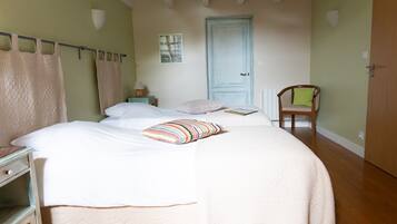 2 habitaciones, tabla de planchar con plancha y wifi gratis