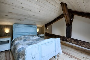 2 bedrooms, iron/ironing board, free WiFi, bed sheets - La Grange d'Oustaud with Pool, Countryside Views, and Authentic Charm (Unknown)