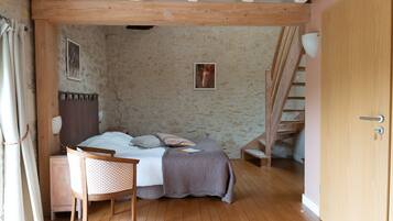 2 slaapkamers, een strijkplank/strijkijzer, gratis wifi, beddengoed