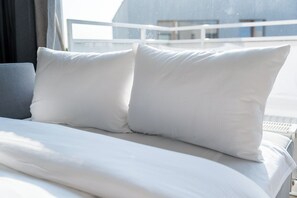 2 عدّة غرف نوم ومكواة/لوح كي وواي فاي وملاءات أسرّة