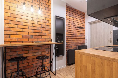 Viktoria IV Charming Apartament