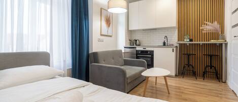 Iron/ironing board, WiFi, bed sheets