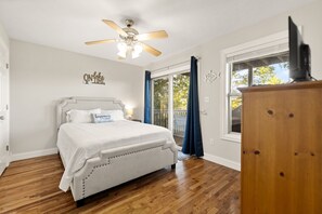 4 Schlafzimmer, Schreibtisch, kostenloses WLAN, BettwÀsche