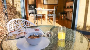 Dining - Number Forty Two – where comfort, character, and the meaning of life all come together. (Beechworth)