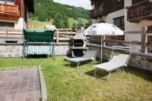 Property grounds - Apartment 'Loredana 2' with Mountain View, Shared Garden and Wi-Fi (Livigno)