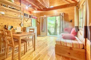 Table tennis - Cabane Amicie in the Trees – Retreat in Nature with Shared Heated Indoor Pool (Monsac)