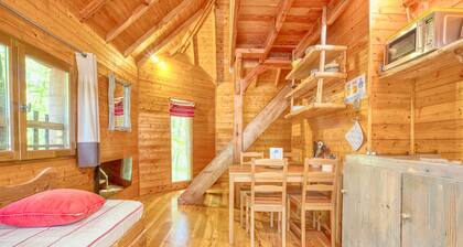 Cabin 'Amicie' with Private Terrace, Shared Garden and Balcony