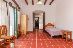 6 bedrooms, iron/ironing board, free WiFi, bed sheets - Holiday Home 'Can Garriga' with Mountain View, Private Terrace and Wi-Fi (Girona)