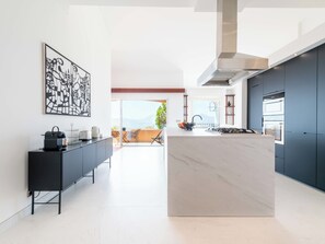 Interior - 289m² Villa – 4 Br Pool & Sea View (Unknown)