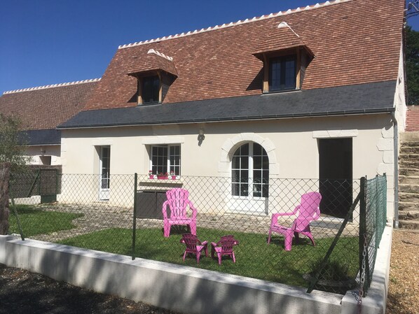Exterior - Holiday Home 'Domaine' with Shared Pool, Shared Garden and Wi-Fi (Luynes)