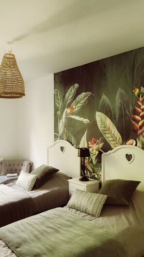 2 bedrooms, iron/ironing board, free WiFi, bed sheets - Holiday Home 'Domaine' with Shared Pool, Shared Garden and Wi-Fi (Luynes)