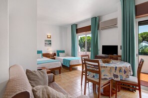 1 bedroom, iron/ironing board, free WiFi