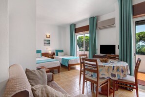 1 bedroom, iron/ironing board, free WiFi