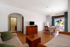 1 bedroom, iron/ironing board, free WiFi