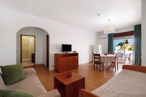 1 bedroom, iron/ironing board, free WiFi