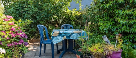 屋外ダイニングエリア