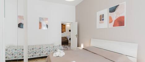 1 bedroom, free WiFi, bed sheets