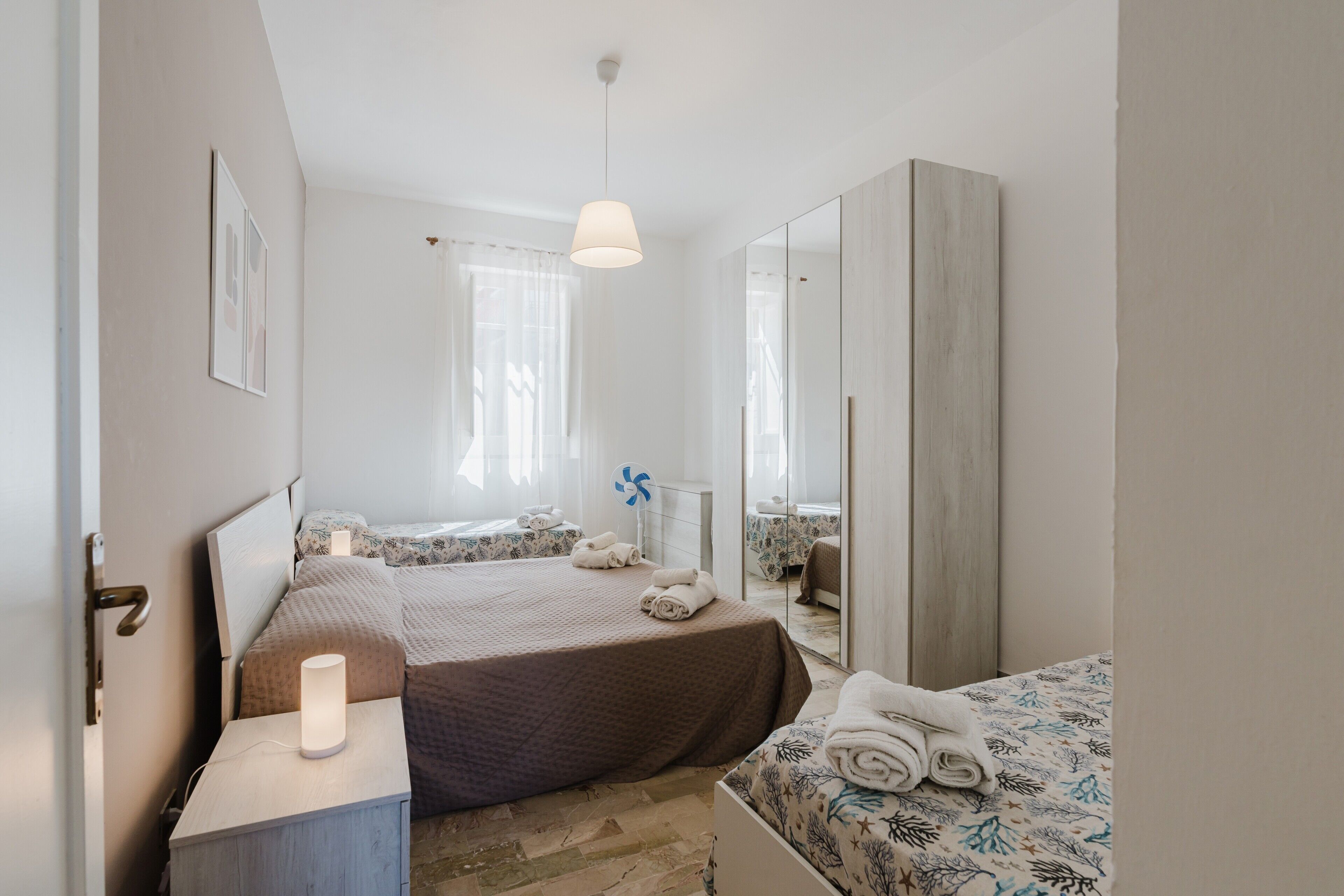 1 室のベッドルーム、WiFi (無料)、ベッドシーツ