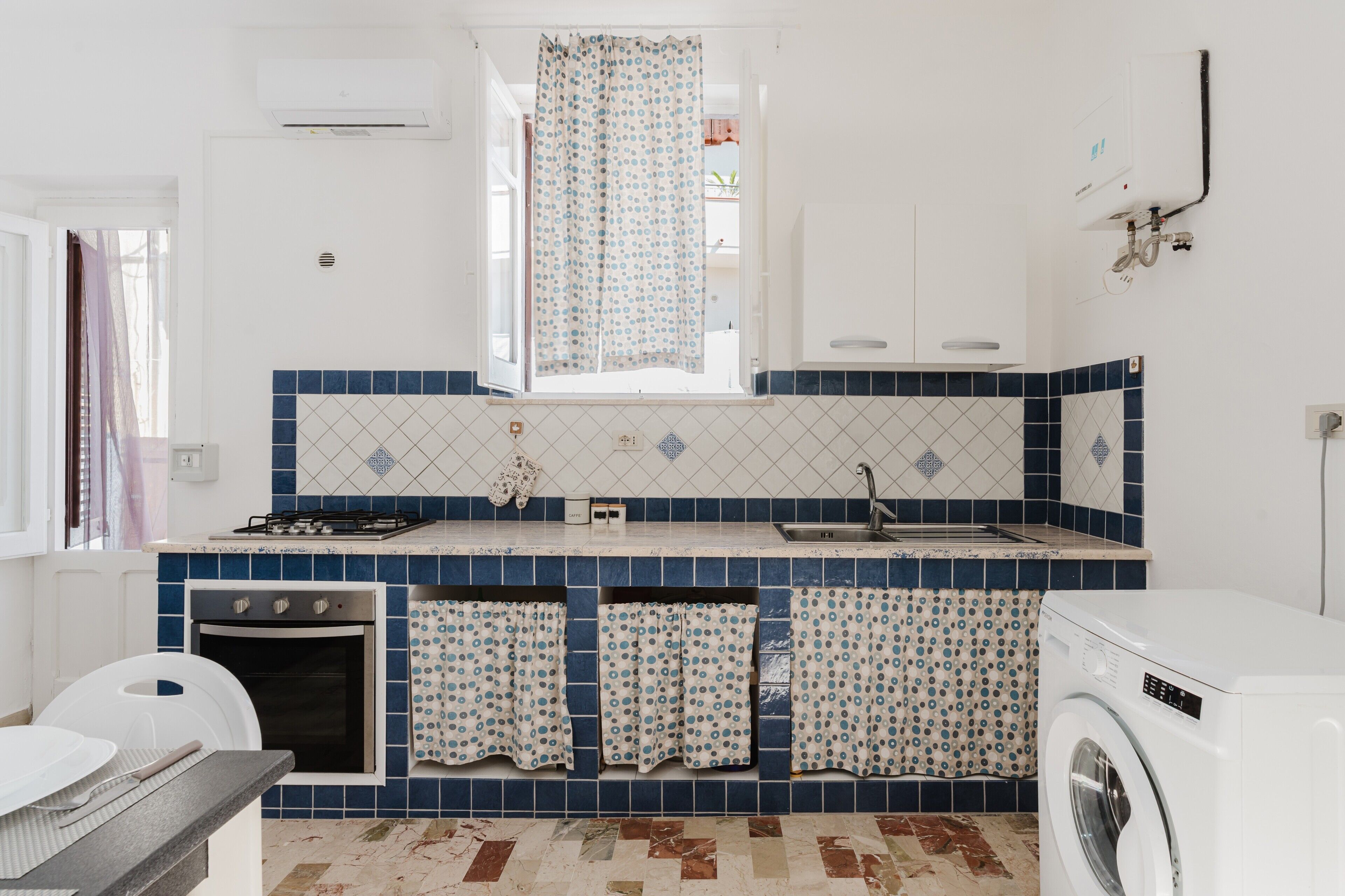 冰箱、烤箱、炉灶、厨具/餐具