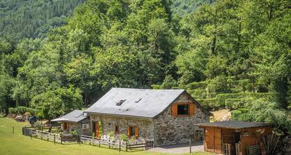 Holiday Home 'L'authentik' with Mountain View, Private Terrace and Air Conditioning