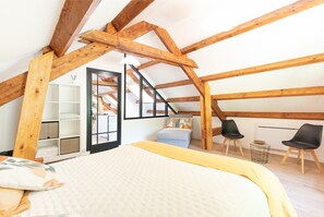 3 bedrooms, iron/ironing board, WiFi, bed sheets - Holiday Home 'L'authentik' with Mountain View, Private Terrace and Air Conditioning (Accous)