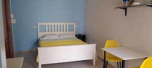 1 dormitori, wifi i roba de llit