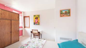 3 sovrum, strykjärn/strykbräda, gratis wi-fi och sängkläder