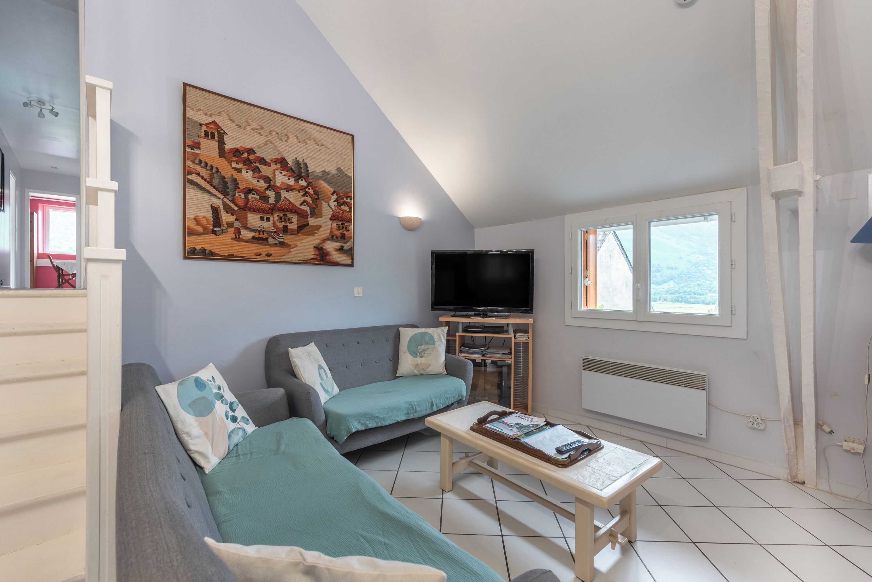 Tv, dvd-afspiller, stereoanlæg