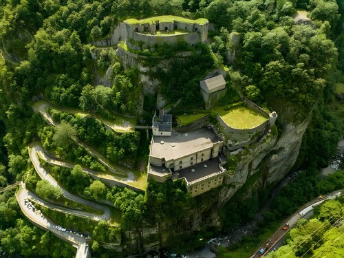 La Grange Accous House with Mountain View, Wi-Fi and Air Conditioning