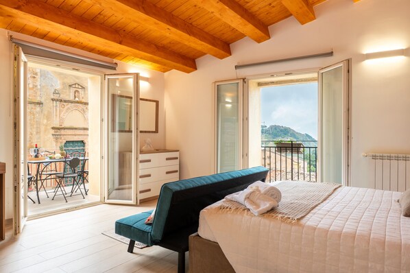 1 bedroom, free WiFi, bed sheets - Studio 5' with Sea View and Private Terrace (Mistretta)