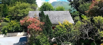 Appartement "Bellevue Accous" avec vue sur les montagnes, terrasse privée et Wi-Fi