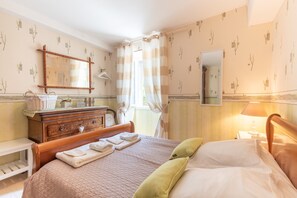 2 makuuhuonetta, silitysrauta/-lauta, ilmainen Wi-Fi, vuodevaatteet