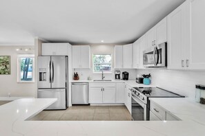 Unclassified image, 5 of 33, button