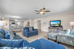 Unclassified image, 3 of 33, button