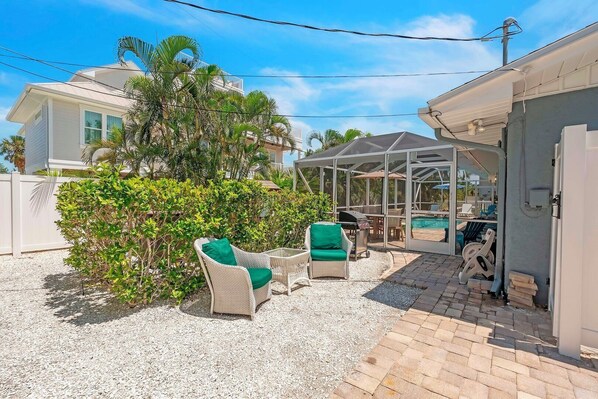 Unclassified image, 1 of 33, button