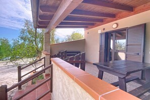 Terrace/patio - Casa Melograno - Villa Mapa with Sea View, Wi-Fi, and Air Conditioning (Vieste)