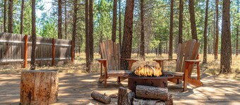Juniper and Pine - A Dog-Friendly Cabin w/ Fenced Yard in Sisters, OR