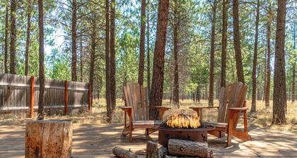 Juniper and Pine - A Dog-Friendly Cabin w/ Fenced Yard in Sisters, OR